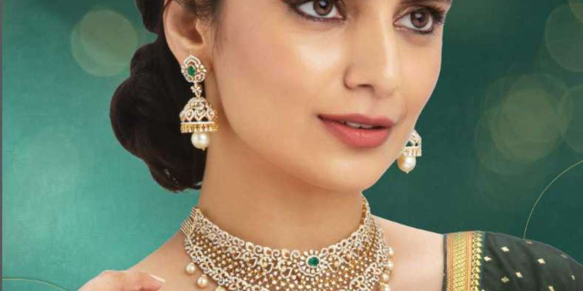 Elegance Redefined: Malani Jewelers' Diamond Pendant Necklace Sets Sparkle in Perfection