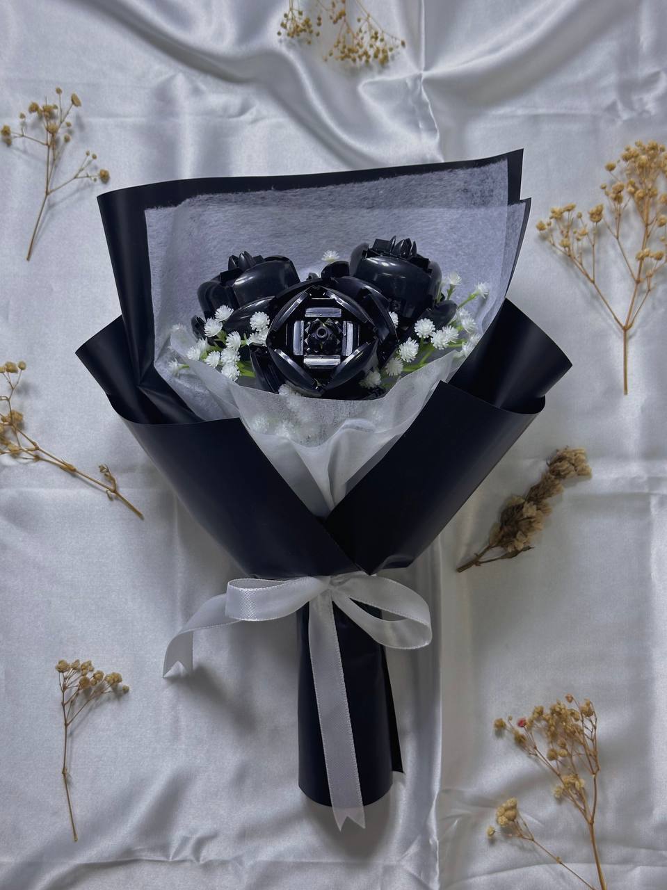 Stunning Black Rose Bouquet for Unique Occasions